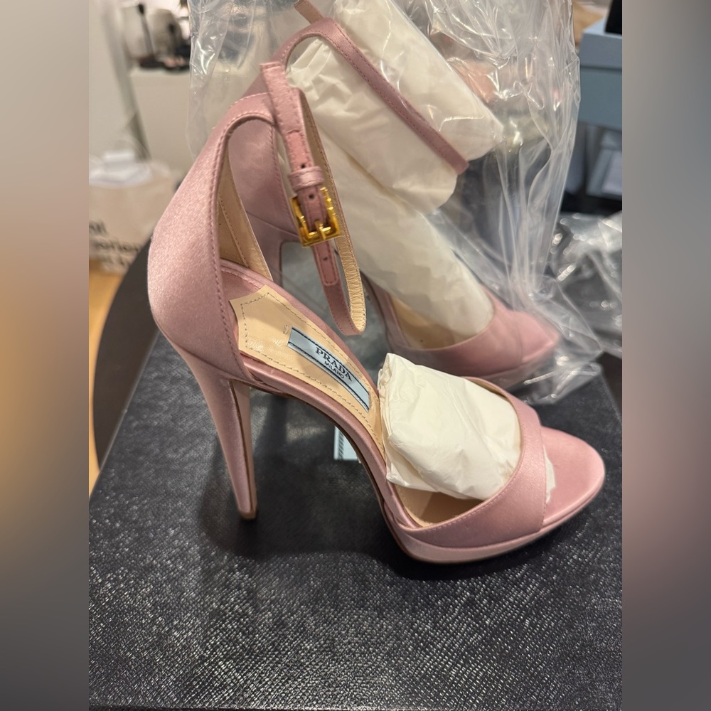 Prada sandals size 38
